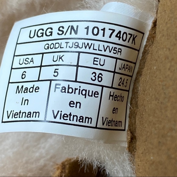 UGG Viki Suede and Shearling Waterproof Boot - Picture 2 of 10